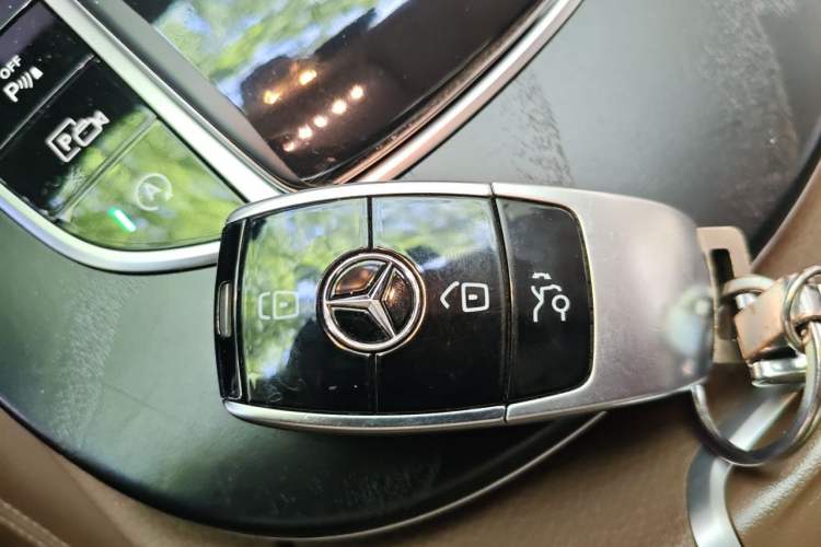 Used Mercedes-Benz E-Class 2019 Restyled E 300 L Sport Luxury Edition Vehicle Key