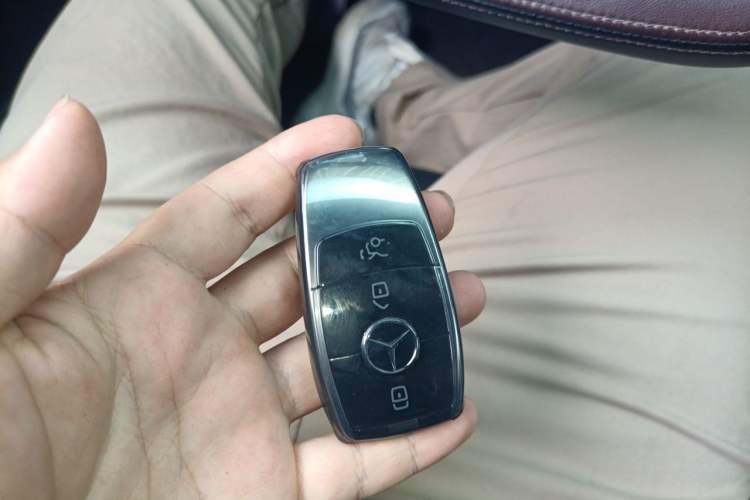 Used Mercedes-Benz E-Class 2019 E 260 L Sport Edition Vehicle Key