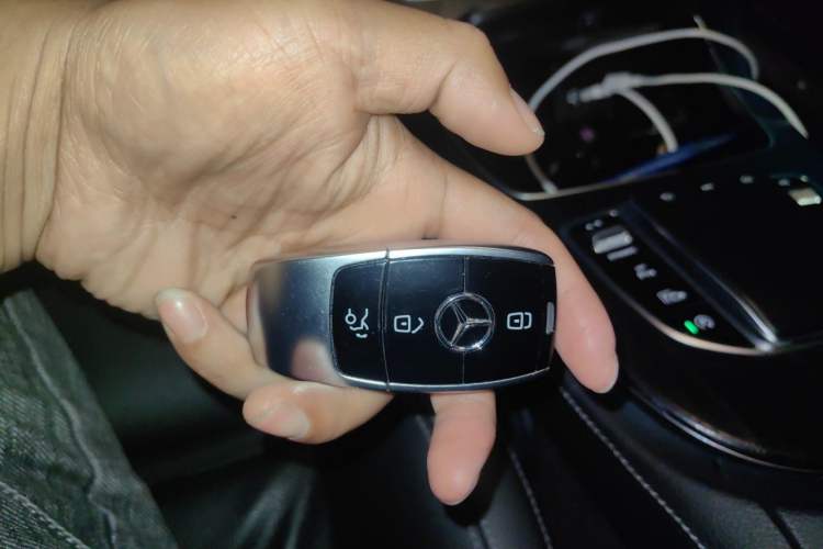 Used Mercedes-Benz E-Class 2019 E 200 L Sport 4MATIC Vehicle Key