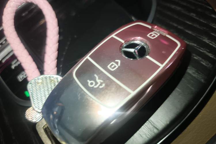 Used Mercedes-Benz E-Class 2019 Restyled E 300 L Sporty and Stylish Edition Vehicle Key