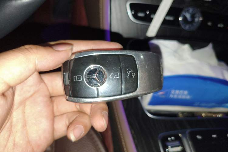 Used Mercedes-Benz E-Class 2019 E 260 L Sport 4MATIC Vehicle Key