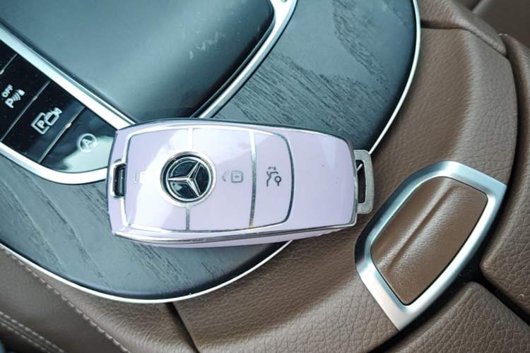Used Mercedes-Benz E-Class 2019 Restyled E 300 L Sport Luxury Edition Vehicle Key