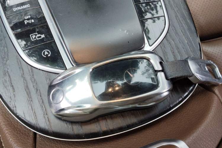 Used Mercedes-Benz E-Class 2019 E 260 L Sport Edition Vehicle Key
