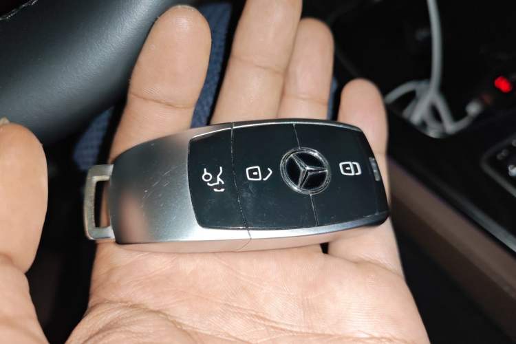 Used Mercedes-Benz E-Class 2019 Restyled E 300 L Sport Luxury Edition Vehicle Key