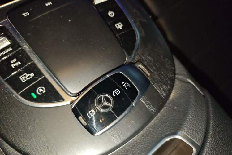 Used Mercedes-Benz E-Class 2019 E 300 L Sporty and Stylish Model Vehicle Key
