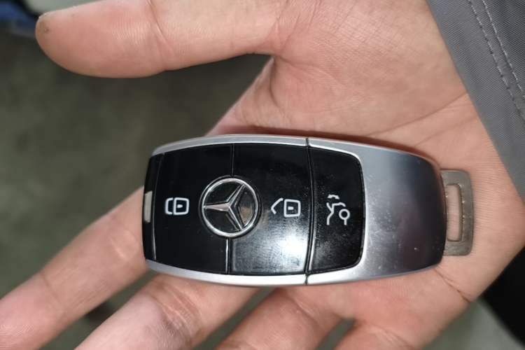 Used Mercedes-Benz E-Class 2019 E 300 L Sport Luxury Edition Vehicle Key