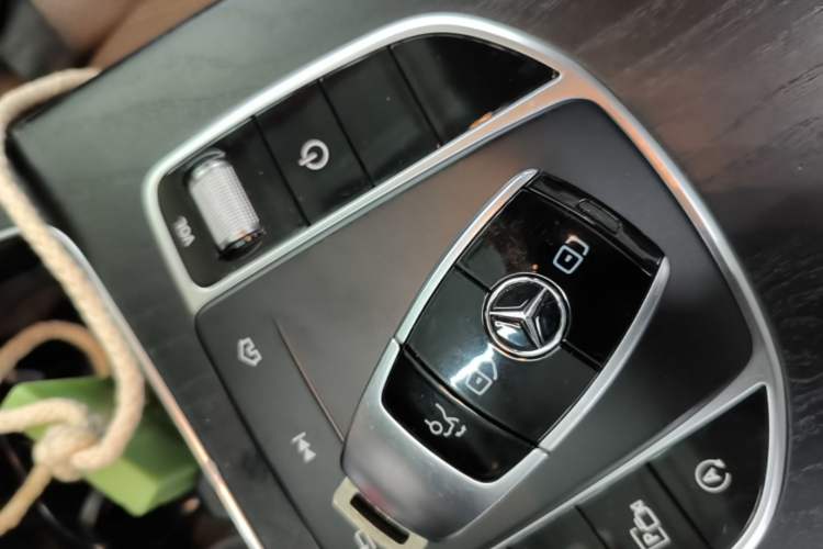Used Mercedes-Benz E-Class 2019 E 200 L Sport 4MATIC Vehicle Key