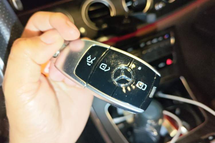 Used Mercedes-Benz E-Class 2019 Restyled E 300 L Sporty and Stylish Edition Vehicle Key