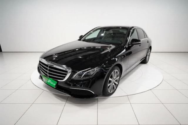 Ojetý Mercedes-Benz E-Class 2020 Facelift E 260 L