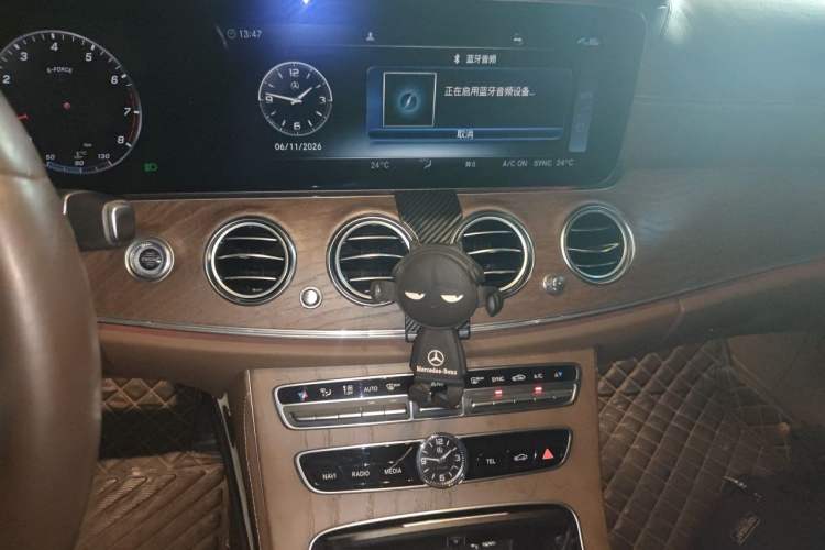 Used Mercedes-Benz E-Class 2020 E 260 L 4MATIC Audio And AC Panel