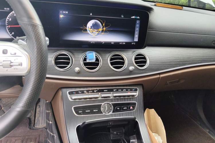 Used Mercedes-Benz E-Class 2020 E 300 L Luxury Model Audio And AC Panel