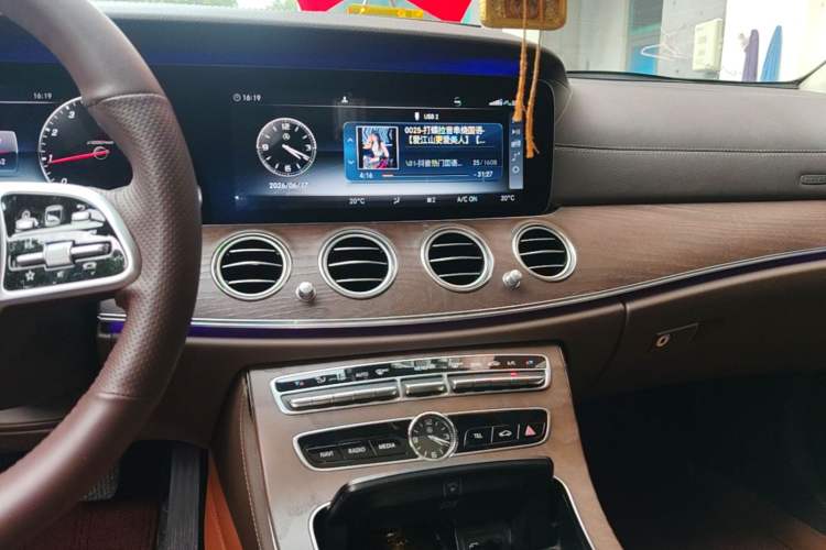 Used Mercedes-Benz E-Class 2020 Facelift E 300 L Stylish Edition Audio And AC Panel