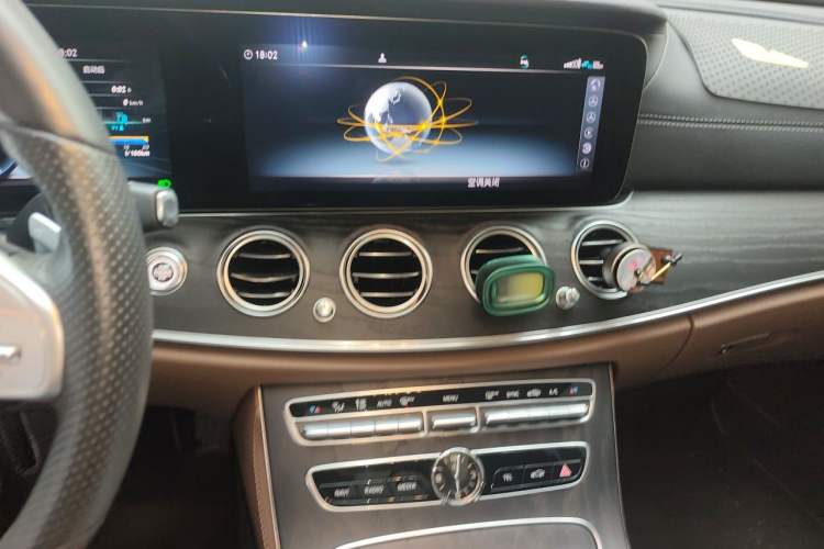 Used Mercedes-Benz E-Class 2020 Restyled E 300 L Sporty and Stylish Edition Audio And AC Panel