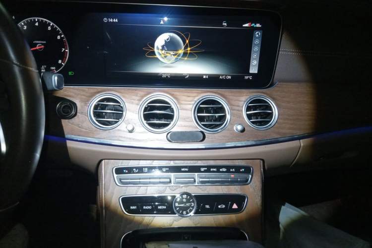Used Mercedes-Benz E-Class 2020 E 300 L Luxury Model Audio And AC Panel