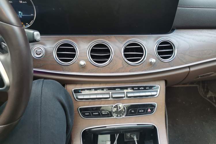 Used Mercedes-Benz E-Class 2020 Restyled E 300 L Exclusive Edition Audio And AC Panel