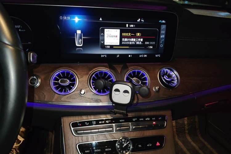 Used Mercedes-Benz E-Class 2020 E 300 L Luxury Model Audio And AC Panel