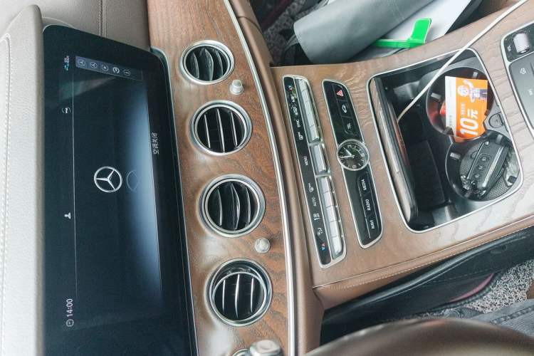 Used Mercedes-Benz E-Class 2020 Facelift E 300 L Stylish Edition Audio And AC Panel