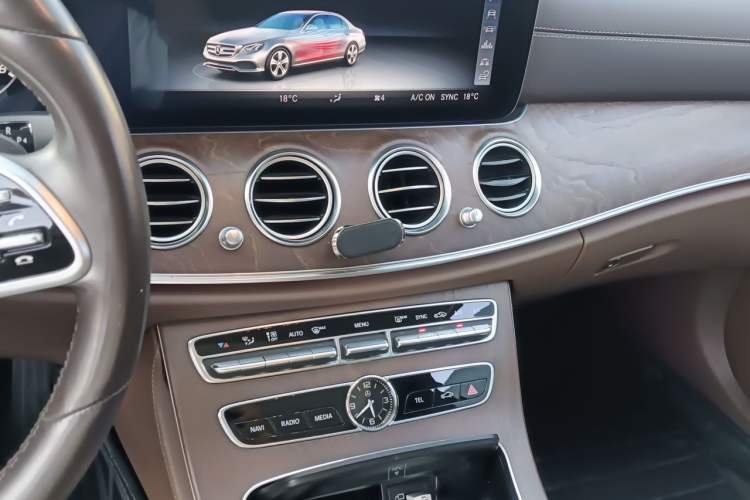Used Mercedes-Benz E-Class 2020 Facelift E 300 L Stylish Edition Audio And AC Panel