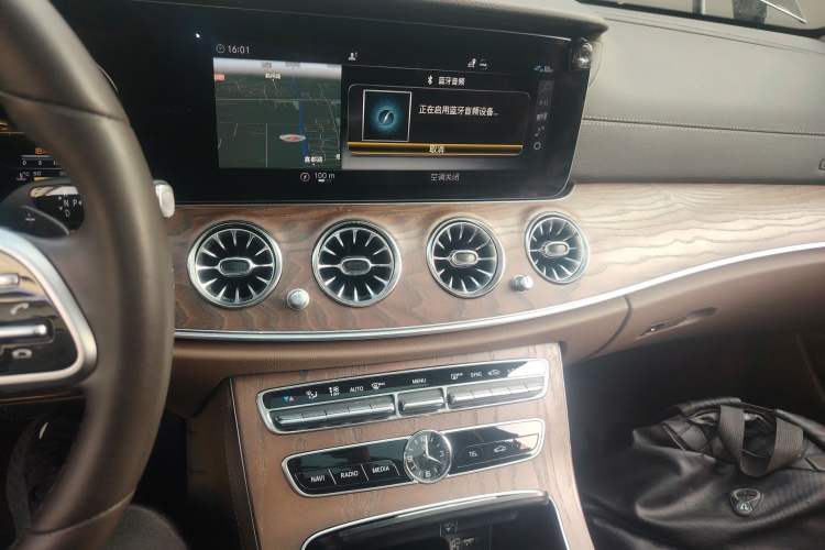 Used Mercedes-Benz E-Class 2020 Restyled E 300 L Exclusive Edition Audio And AC Panel