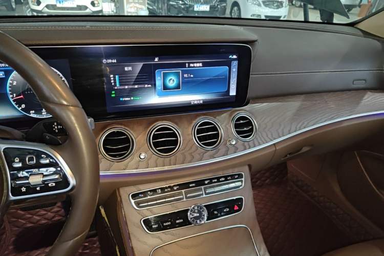 Used Mercedes-Benz E-Class 2020 Facelift E 260 L Audio And AC Panel
