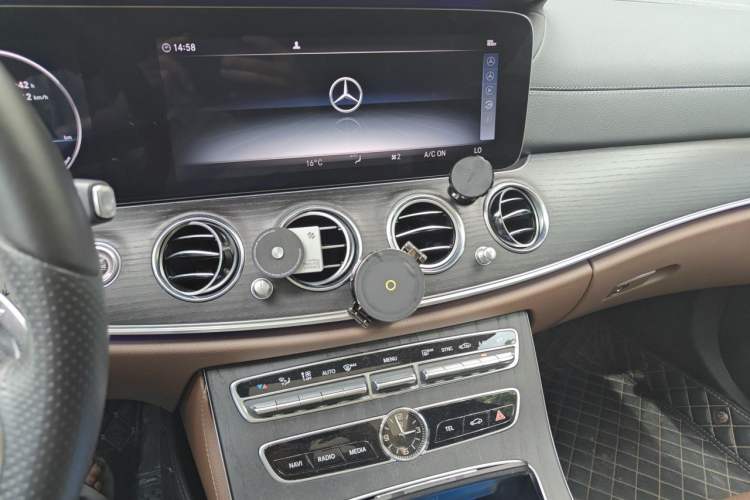 Used Mercedes-Benz E-Class 2020 Restyled E 300 L Exclusive Edition Audio And AC Panel
