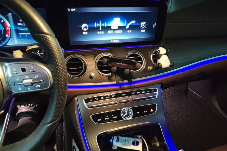Used Mercedes-Benz E-Class 2020 Restyled E 300 L Sporty and Stylish Edition Audio And AC Panel