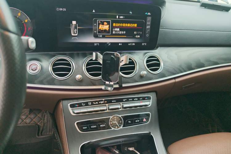 Used Mercedes-Benz E-Class 2020 E 300 L Sport Luxury Edition Audio And AC Panel