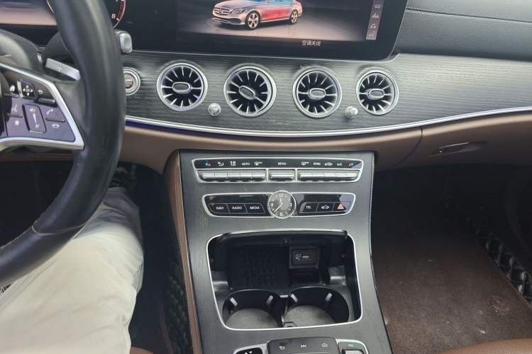Used Mercedes-Benz E-Class 2020 E 260 L Sport Edition Audio And AC Panel