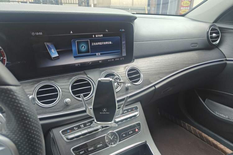 Used Mercedes-Benz E-Class 2020 Restyled E 300 L Sporty and Stylish Edition Audio And AC Panel