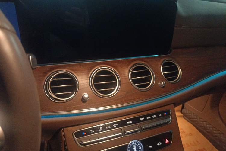 Used Mercedes-Benz E-Class 2020 Facelift E 260 L Audio And AC Panel