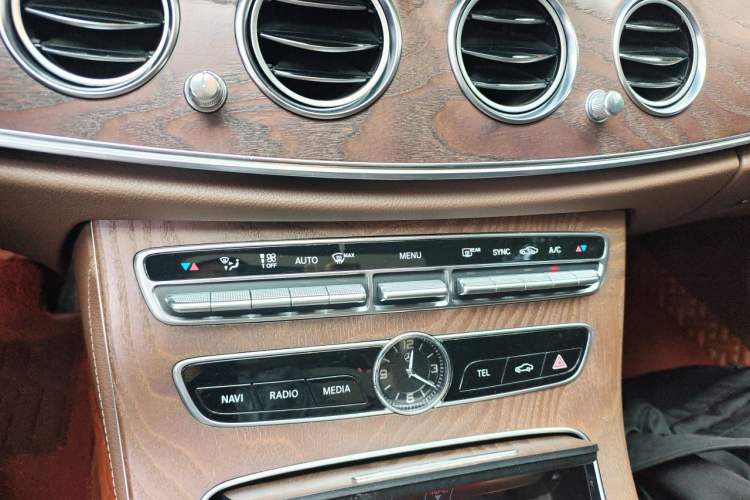 Used Mercedes-Benz E-Class 2020 E 260 L Audio And AC Panel