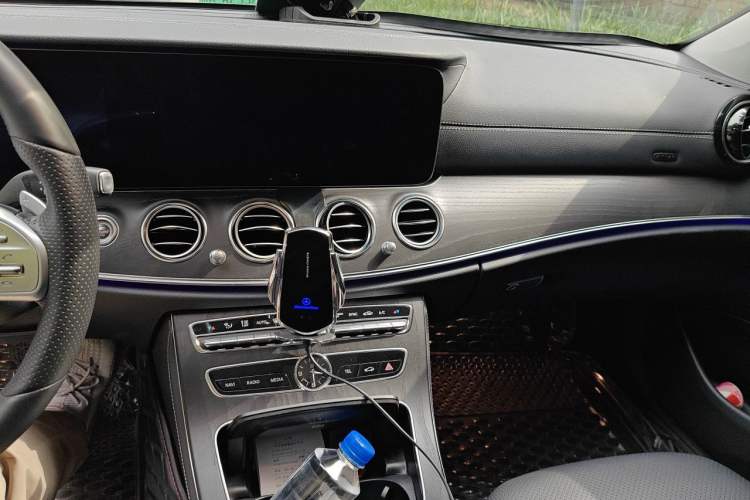Used Mercedes-Benz E-Class 2020 Restyled E 300 L Sporty and Stylish Edition Audio And AC Panel
