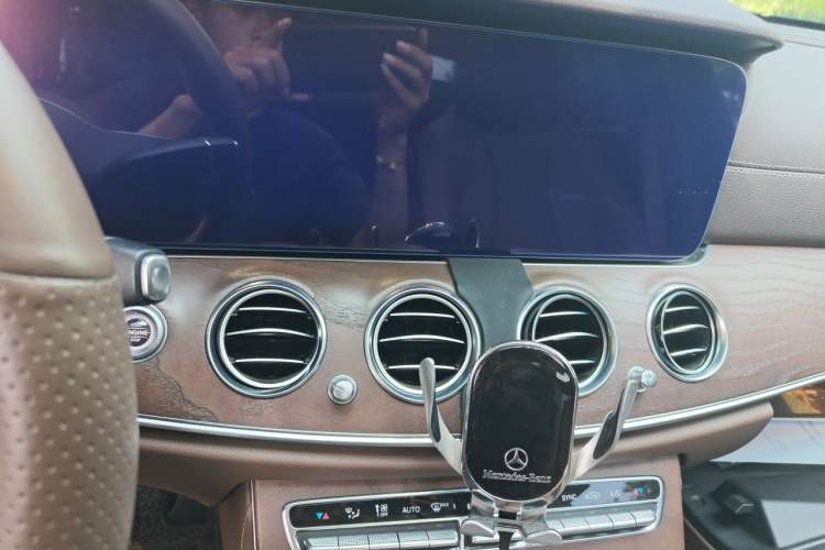Used Mercedes-Benz E-Class 2020 Facelift E 300 L Stylish Edition Audio And AC Panel