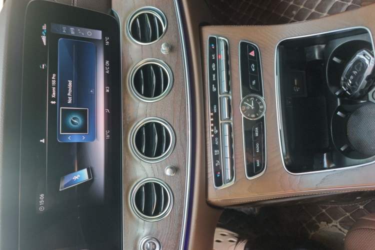 Used Mercedes-Benz E-Class 2020 Restyled E 300 L Exclusive Edition Audio And AC Panel