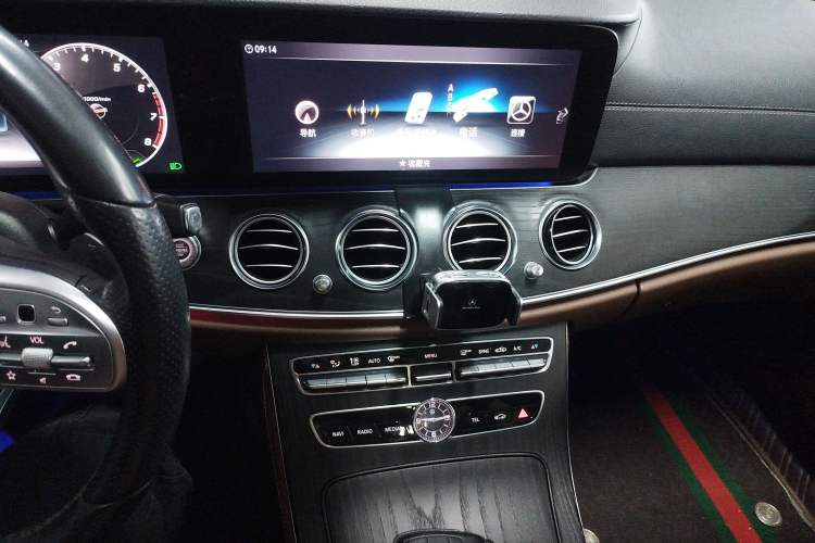 Used Mercedes-Benz E-Class 2020 Facelift E 260 L Sport Edition Audio And AC Panel
