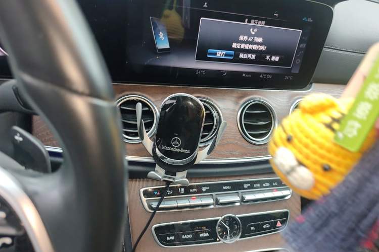 Used Mercedes-Benz E-Class 2020 Facelift E 260 L Audio And AC Panel