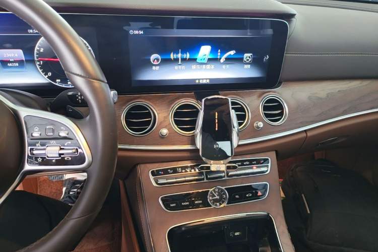 Used Mercedes-Benz E-Class 2020 Facelift E 300 L Stylish Edition Audio And AC Panel