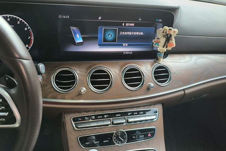 Used Mercedes-Benz E-Class 2020 Facelift E 260 L Audio And AC Panel