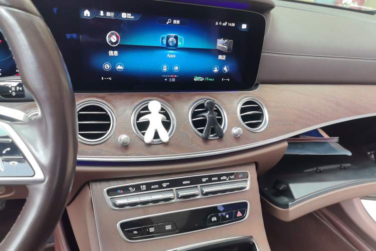 Used Mercedes-Benz E-Class 2020 Facelift E 300 L Stylish Edition Audio And AC Panel