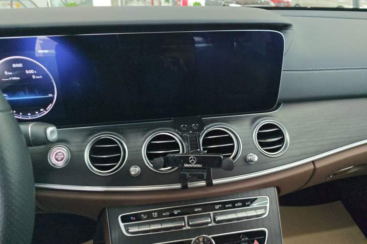 Used Mercedes-Benz E-Class 2020 Restyled E 300 L Sport Exclusive Edition Audio And AC Panel