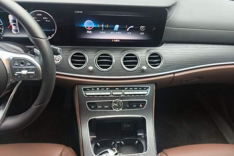 Used Mercedes-Benz E-Class 2020 Restyled E 300 L Sporty and Stylish Edition Audio And AC Panel