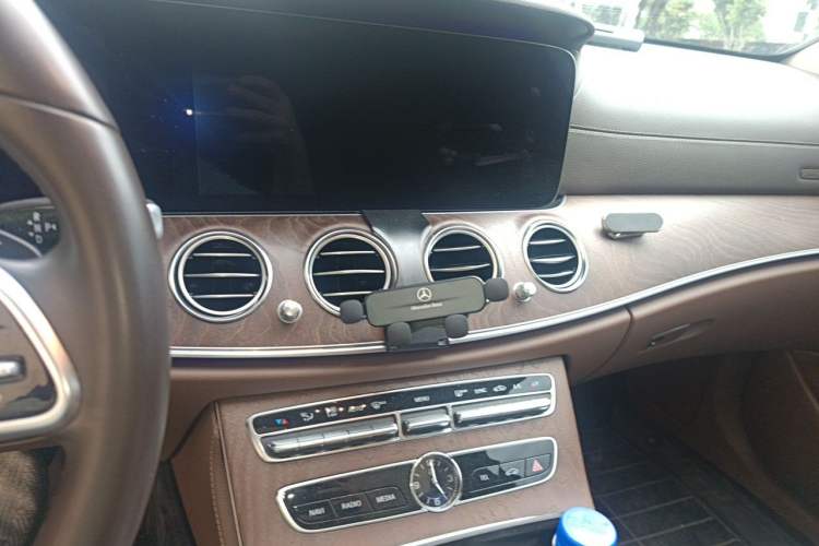 Used Mercedes-Benz E-Class 2020 Facelift E 260 L Audio And AC Panel