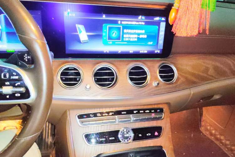 Used Mercedes-Benz E-Class 2020 E 260 L Audio And AC Panel