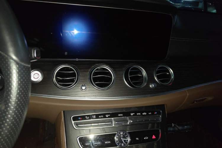 Used Mercedes-Benz E-Class 2020 E 260 L Sport Edition Audio And AC Panel