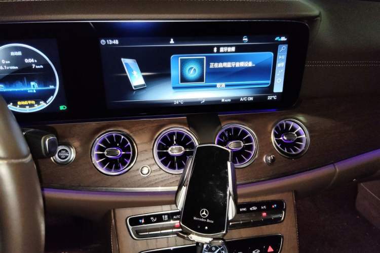 Used Mercedes-Benz E-Class 2020 Facelift E 300 L Stylish Edition Audio And AC Panel