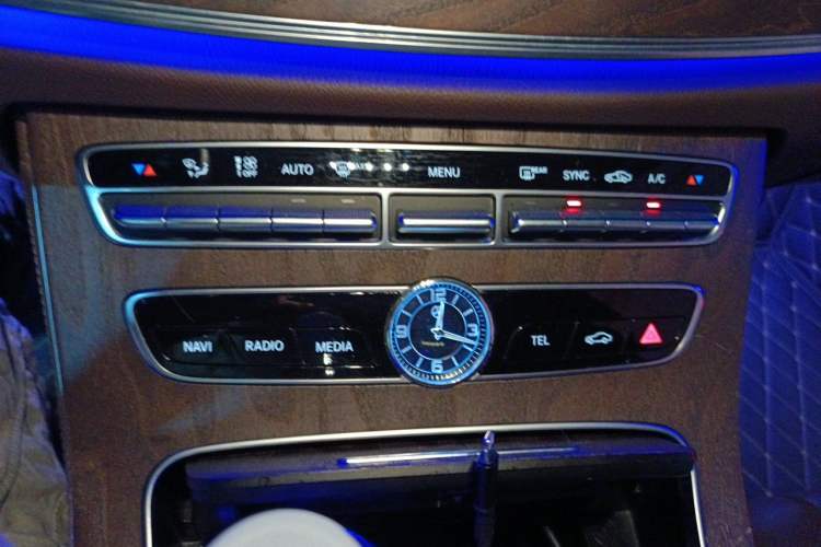Used Mercedes-Benz E-Class 2020 Restyled E 300 L Exclusive Edition Audio And AC Panel