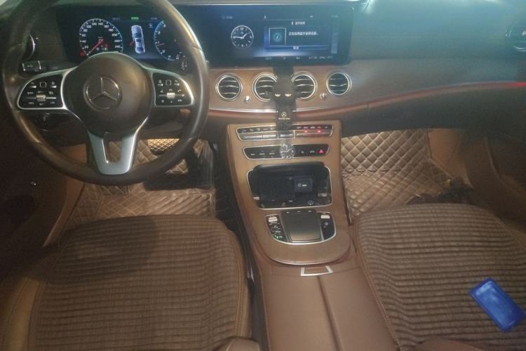 Used Mercedes-Benz E-Class 2020 E 260 L 4MATIC Center Console