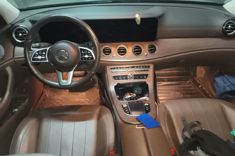 Used Mercedes-Benz E-Class 2020 E 300 L Luxury Model Center Console