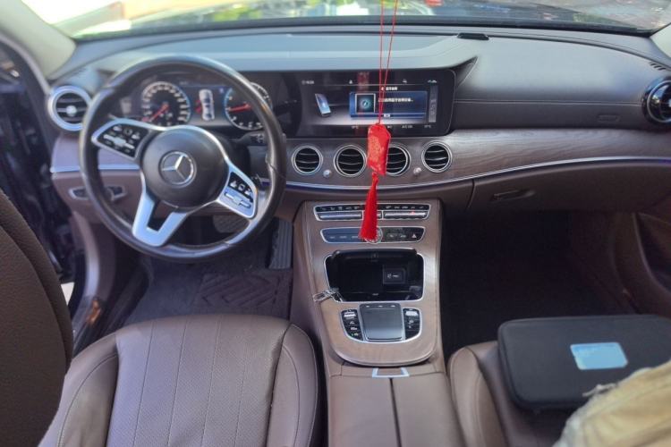 Used Mercedes-Benz E-Class 2020 Facelift E 300 L Stylish Edition Center Console