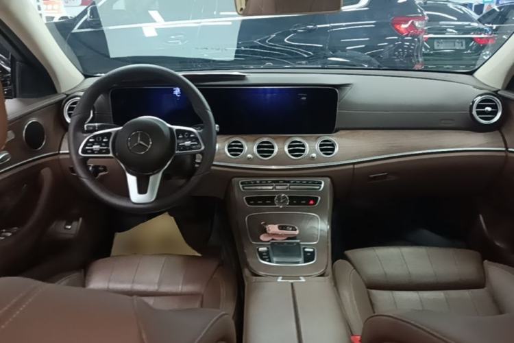 Used Mercedes-Benz E-Class 2020 Facelift E 260 L Center Console